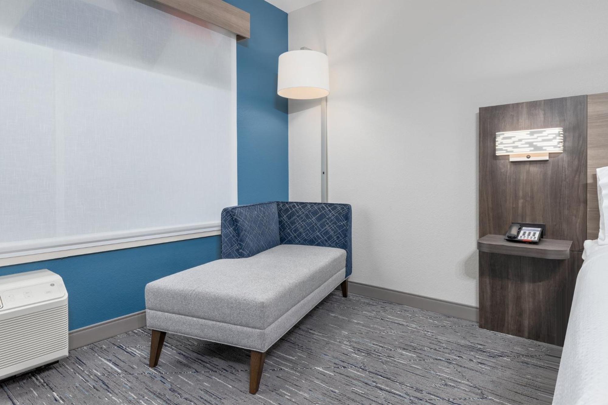 Holiday Inn Express & Suites Austin Airport East By Ihg Экстерьер фото